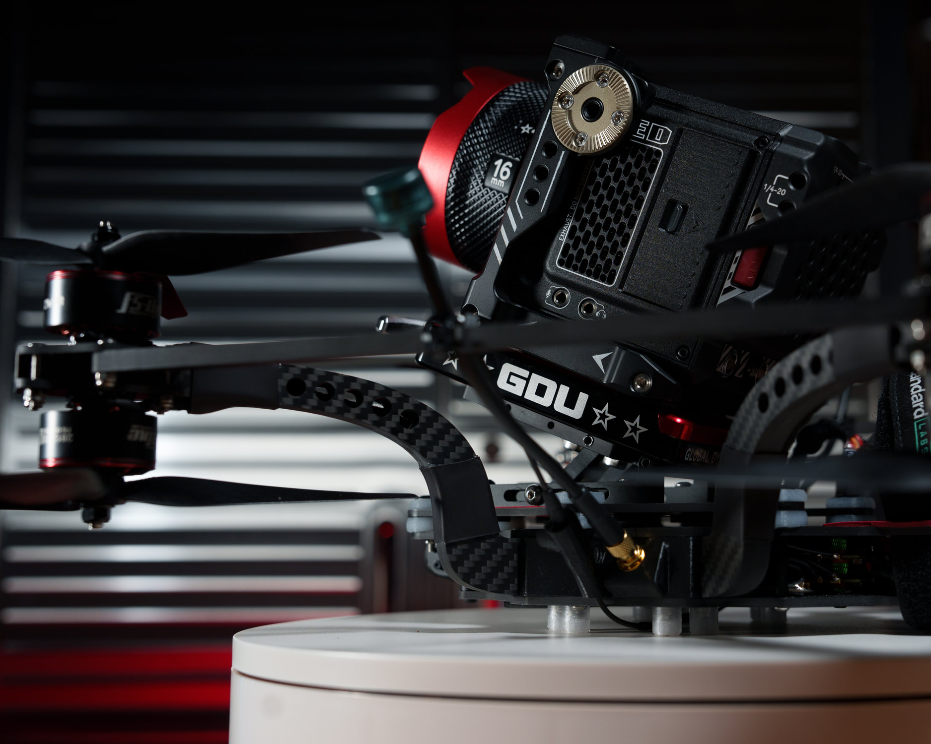 Cine lifter with RED Komodo